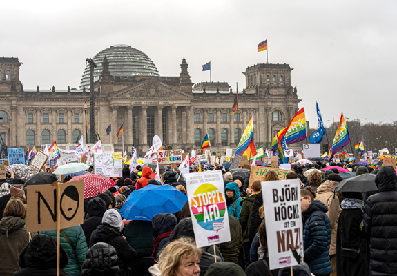 Wir packen's an auf der #WirsinddieBrandmauer Demo am 03.02.2024 in Berlin