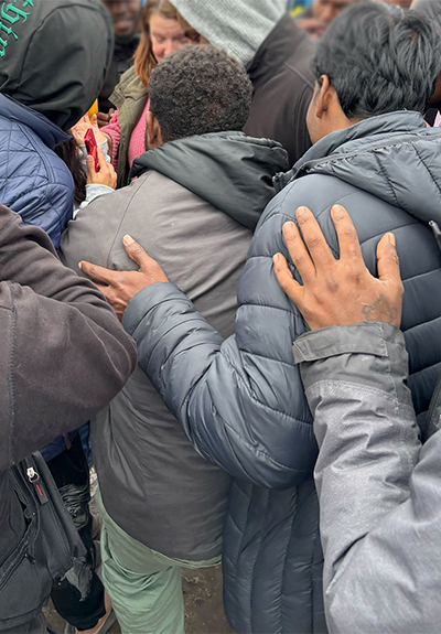 Wir packen's an – Winterhilfe am Ärmelkanal für Geflüchtete